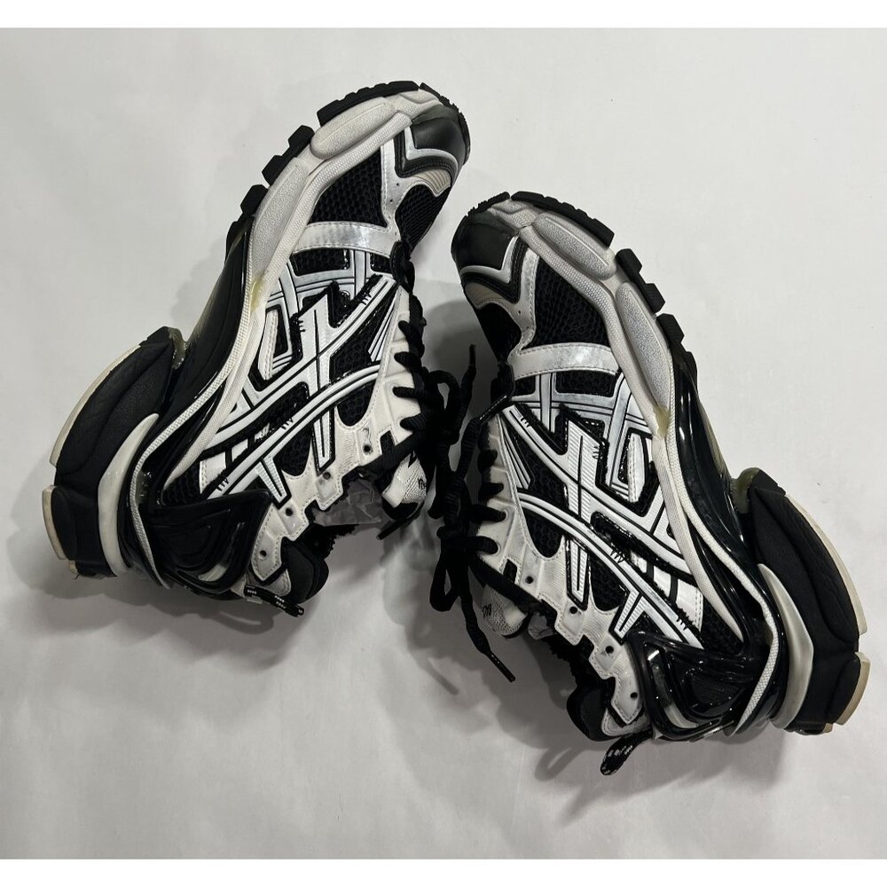 Balenciaga Runner Style 677403 in Bicolor Mesh White-Black - Picture 9 of 12